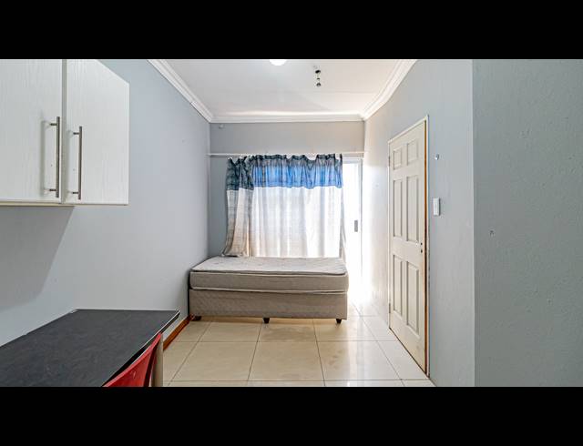 8 BEDROOM FREESTANDING FOR SALE IN WESTDENE
